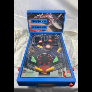 • • Outstanding Fun 1983 TOMY Astro Shooter Table Top Pinball Electronic Game• •